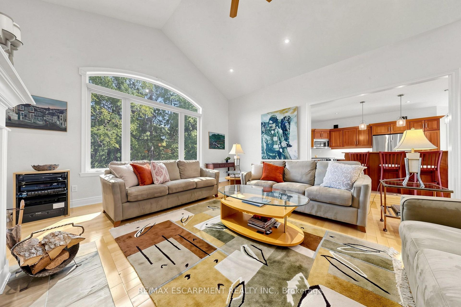 Photo 7 of 118 Foxridge Drive, Hamilton, Ancaster — HOMEH