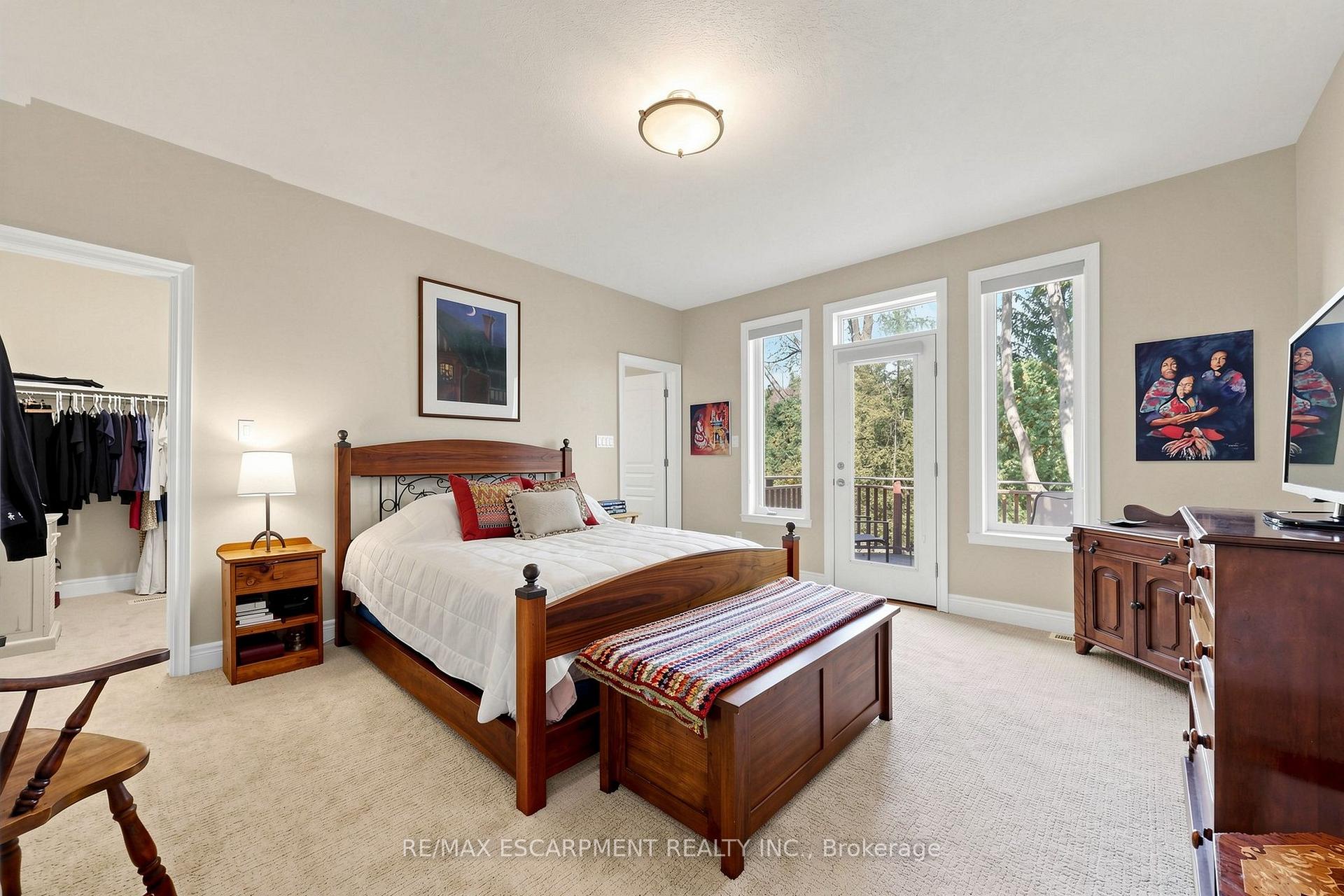 Photo 15 of 118 Foxridge Drive, Hamilton, Ancaster — HOMEH