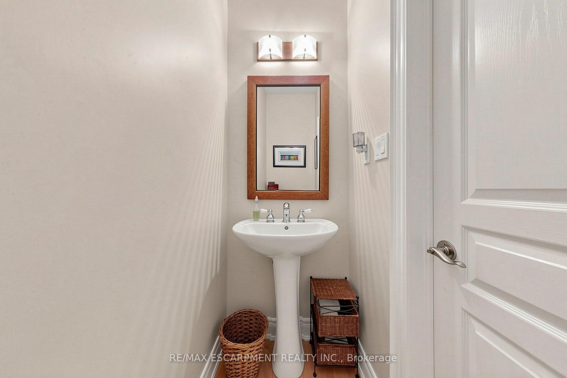 Photo 19 of 118 Foxridge Drive, Hamilton, Ancaster — HOMEH