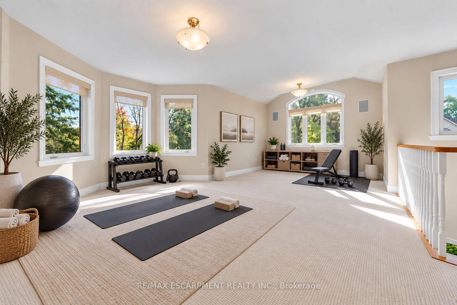 Photo 30 of 118 Foxridge Drive, Hamilton, Ancaster — HOMEH