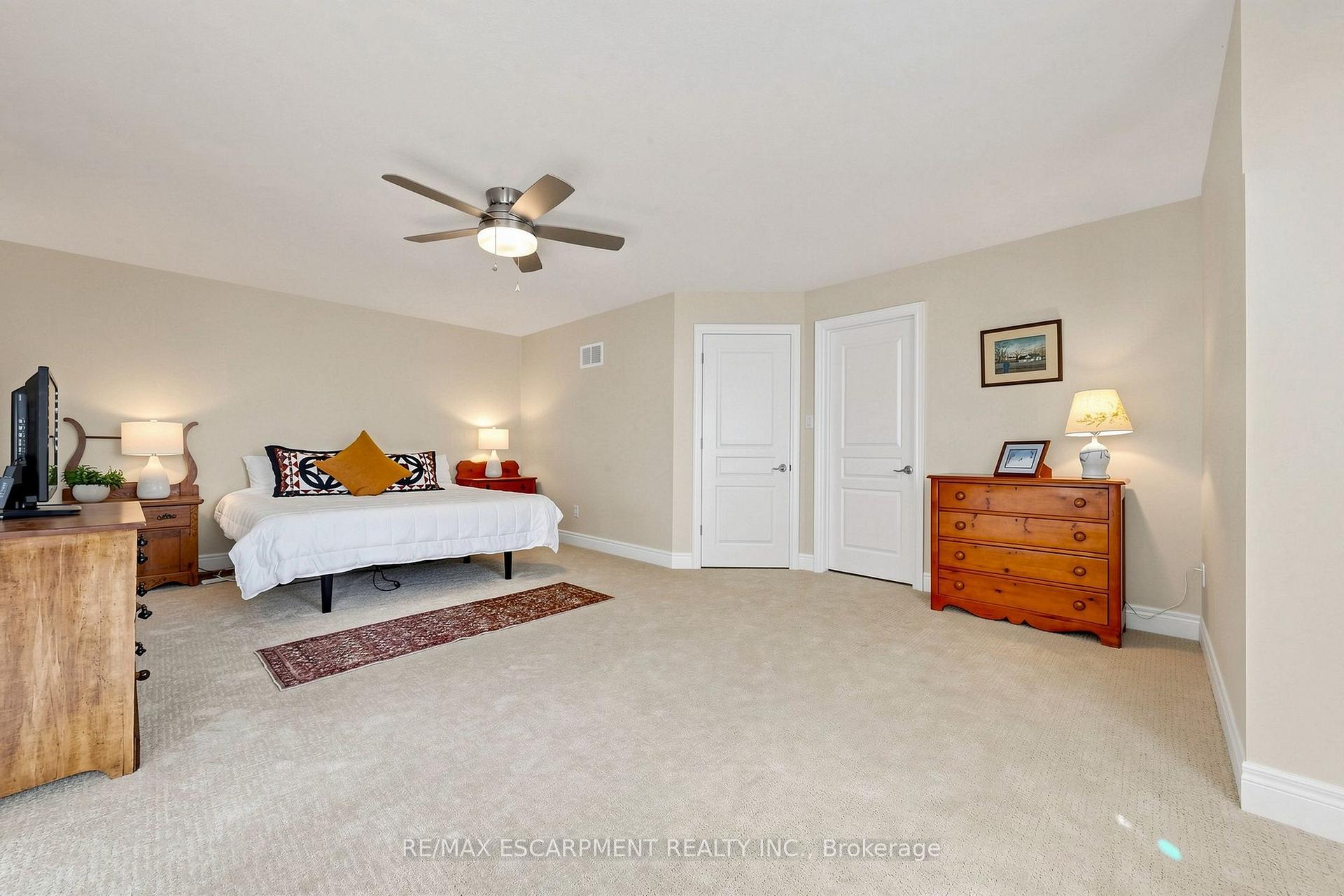 Photo 31 of 118 Foxridge Drive, Hamilton, Ancaster — HOMEH