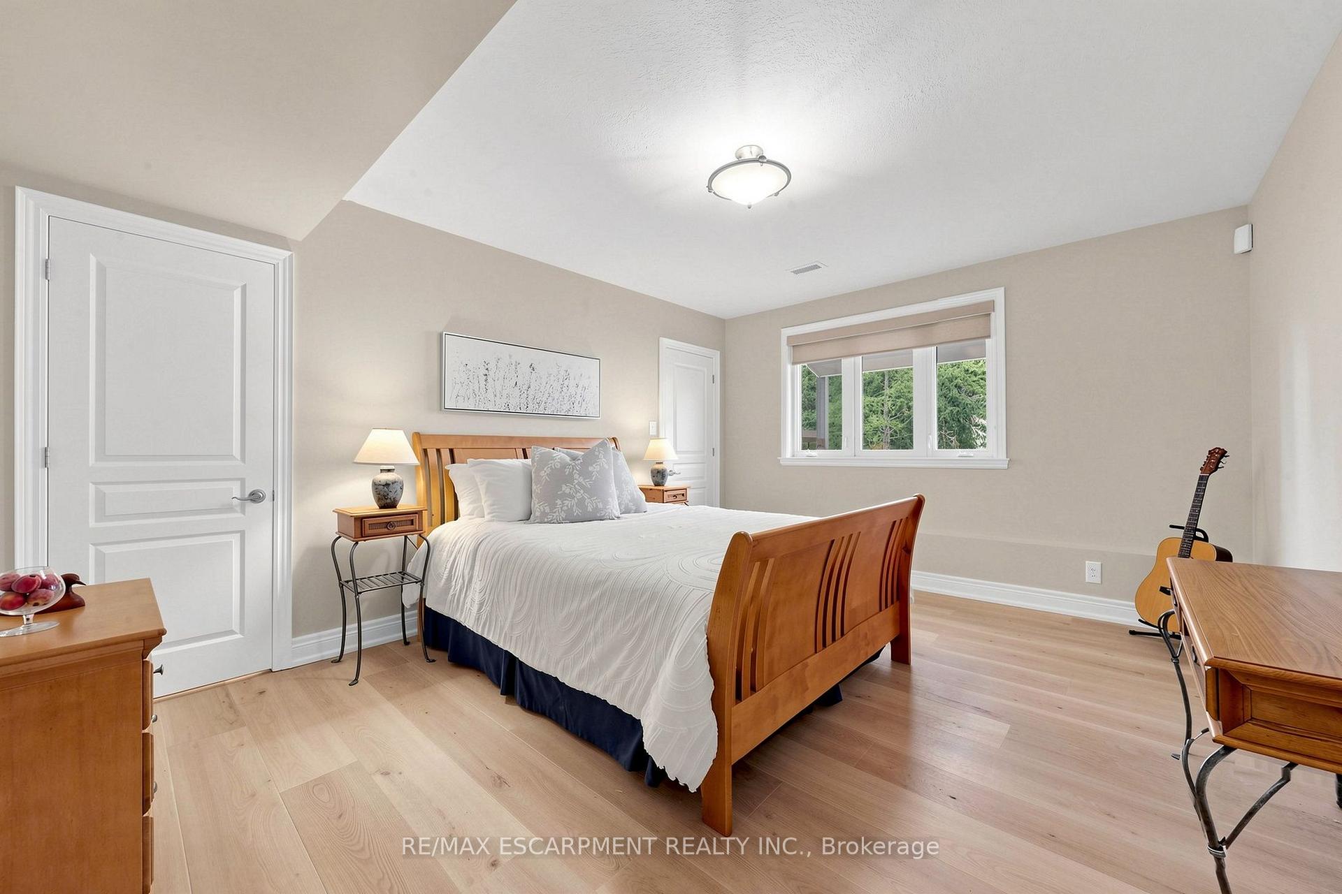Photo 37 of 118 Foxridge Drive, Hamilton, Ancaster — HOMEH