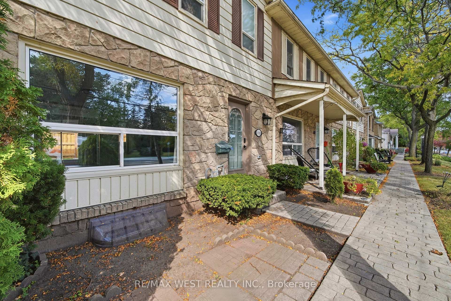 Photo 2 of Unit 113, 5475 Lakeshore Road, Burlington, Appleby — HOMEH