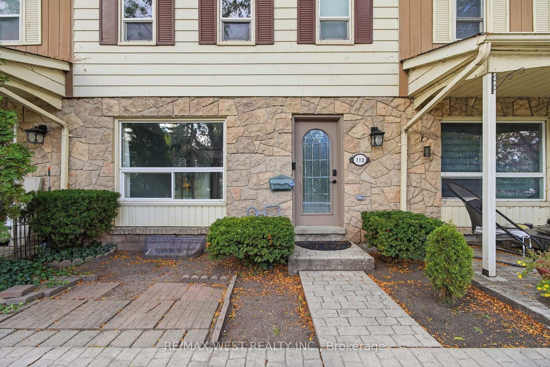 Photo 3 of Unit 113, 5475 Lakeshore Road, Burlington, Appleby — HOMEH