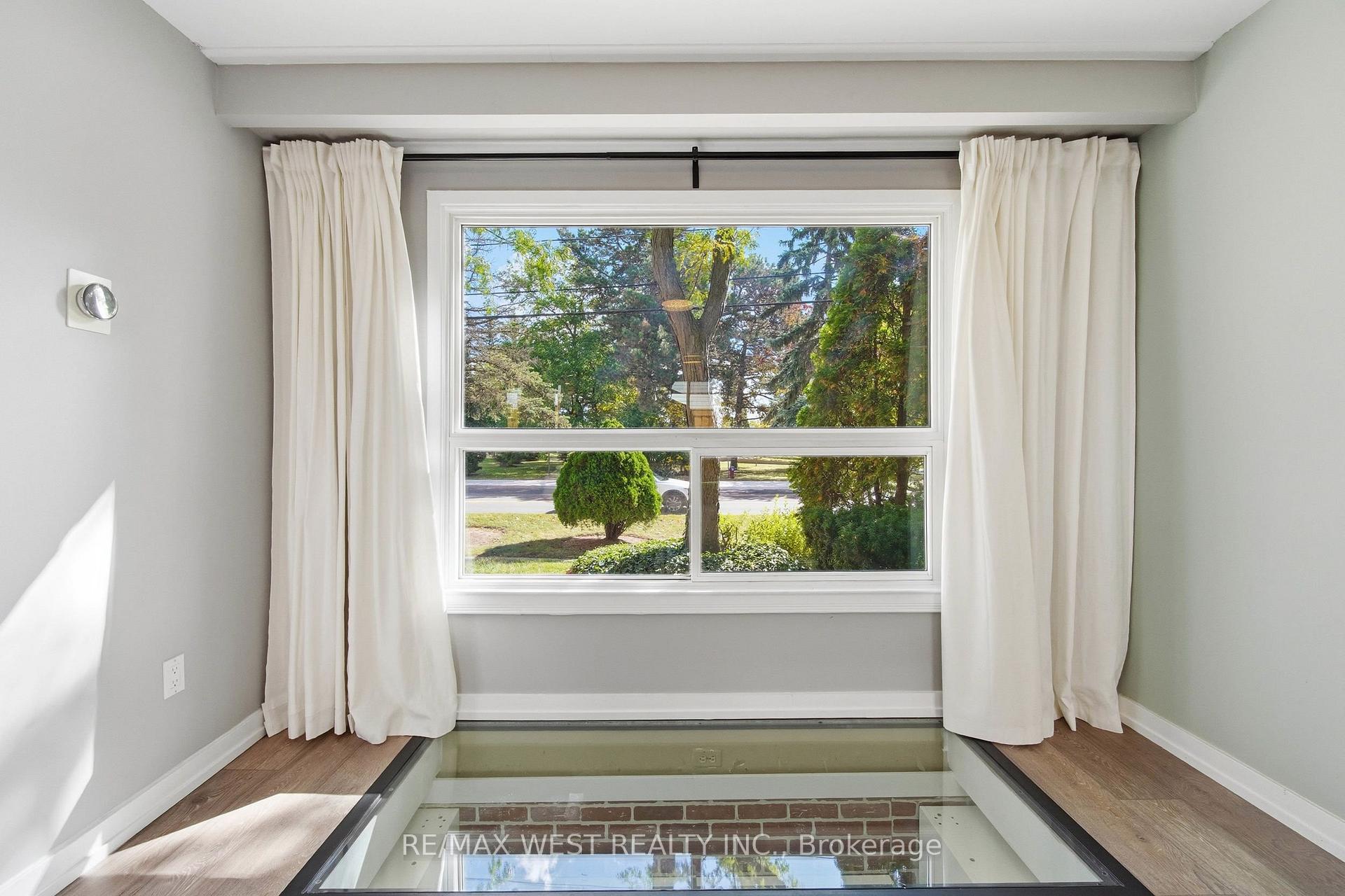 Photo 7 of Unit 113, 5475 Lakeshore Road, Burlington, Appleby — HOMEH