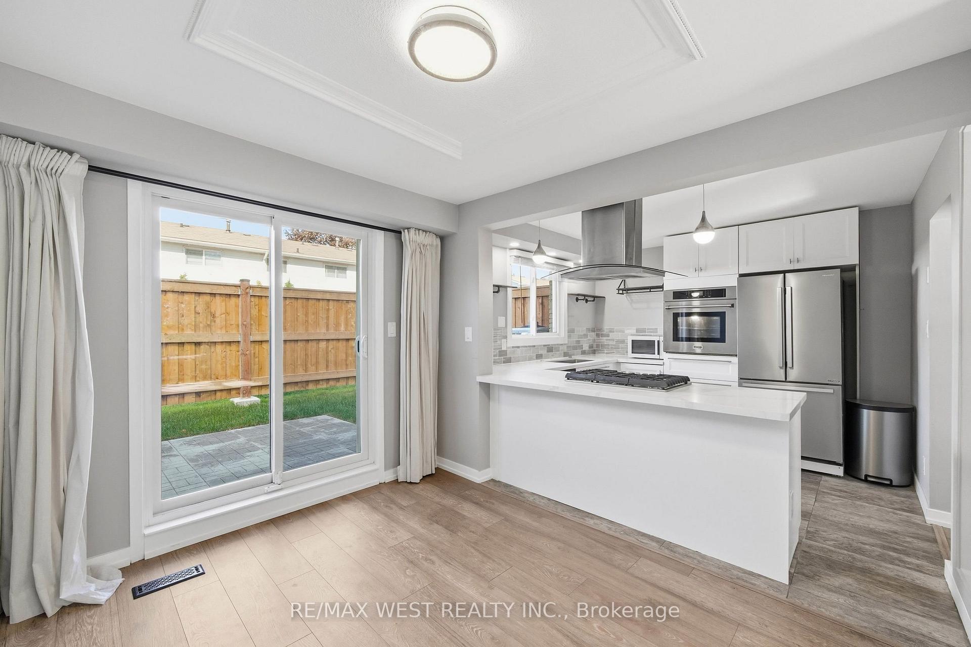 Photo 9 of Unit 113, 5475 Lakeshore Road, Burlington, Appleby — HOMEH