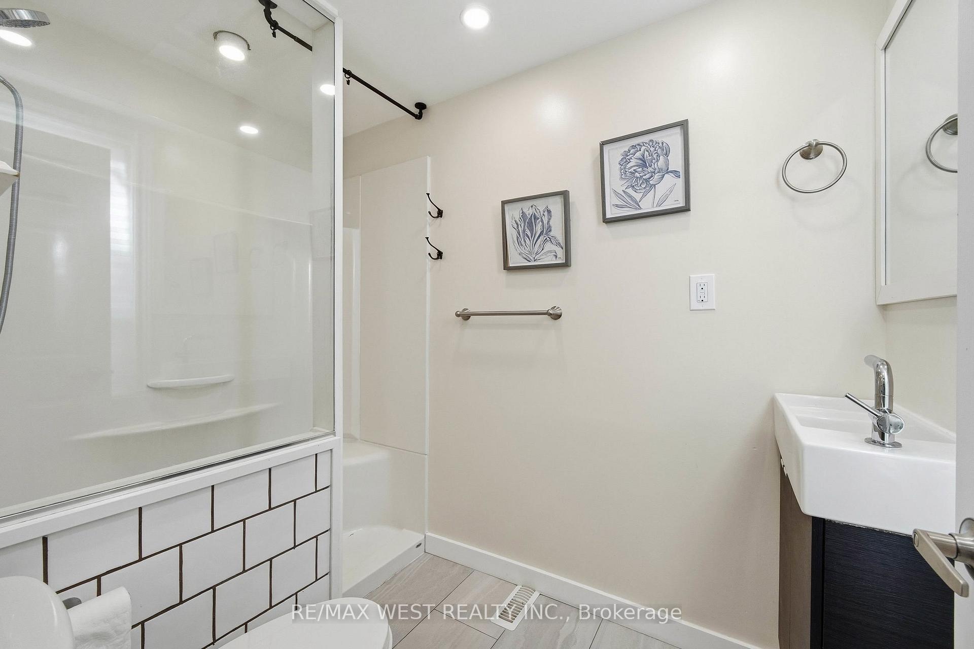 Photo 13 of Unit 113, 5475 Lakeshore Road, Burlington, Appleby — HOMEH