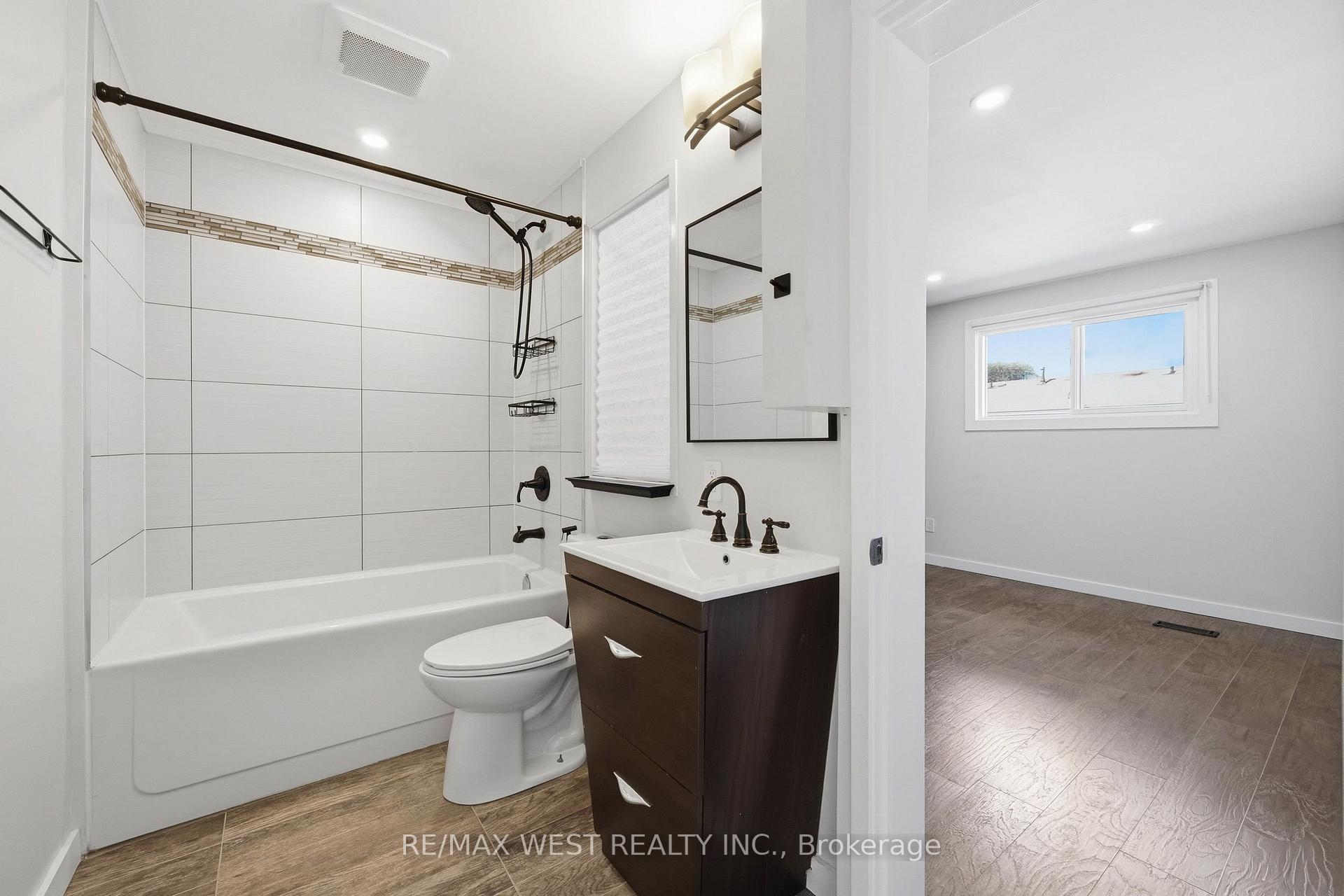 Photo 15 of Unit 113, 5475 Lakeshore Road, Burlington, Appleby — HOMEH