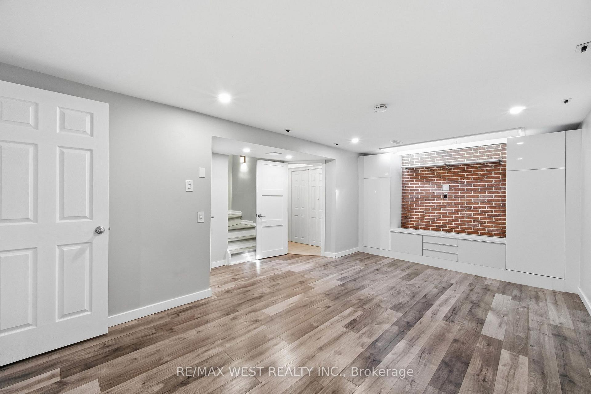 Photo 18 of Unit 113, 5475 Lakeshore Road, Burlington, Appleby — HOMEH