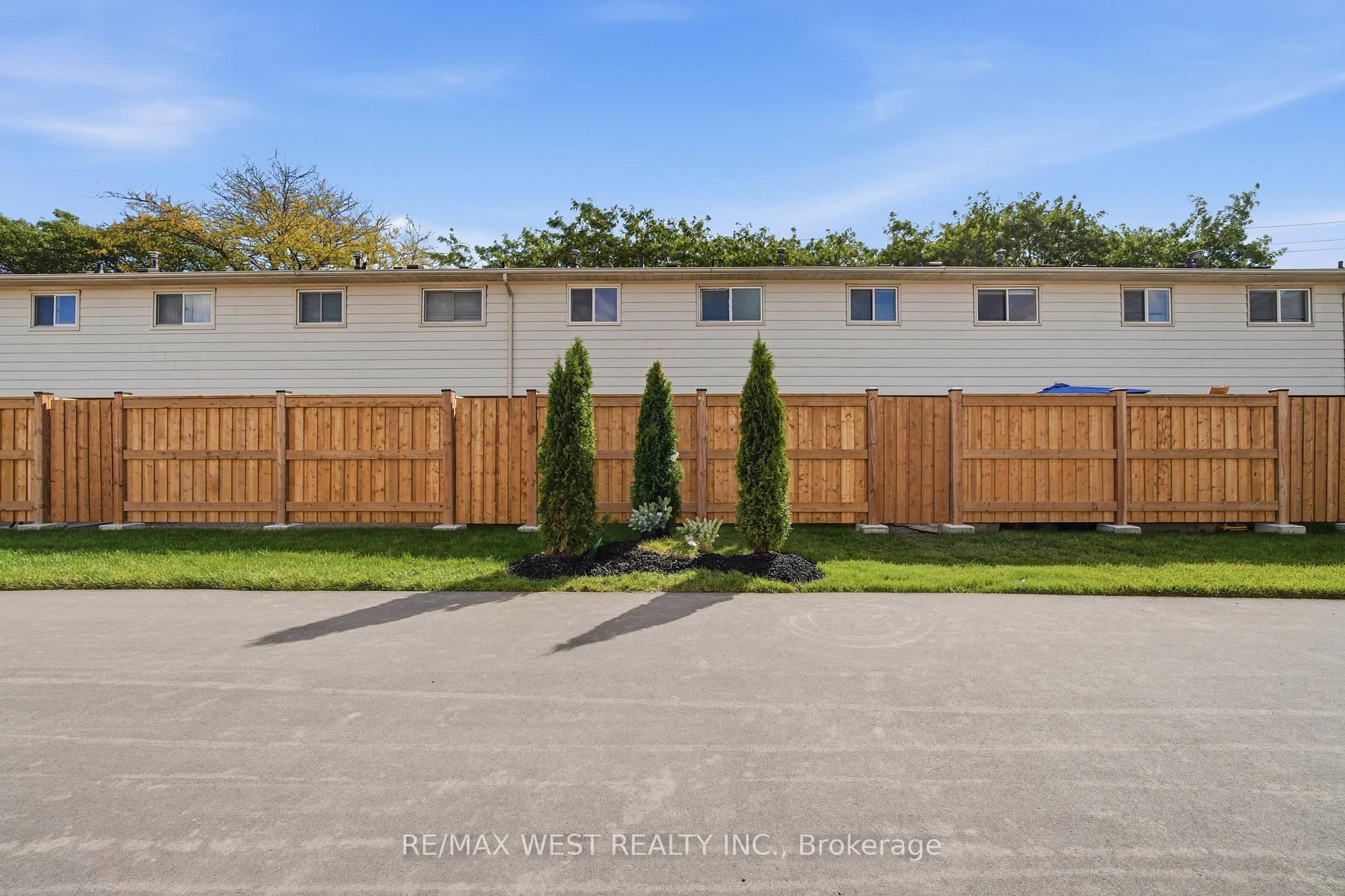 Photo 27 of Unit 113, 5475 Lakeshore Road, Burlington, Appleby — HOMEH