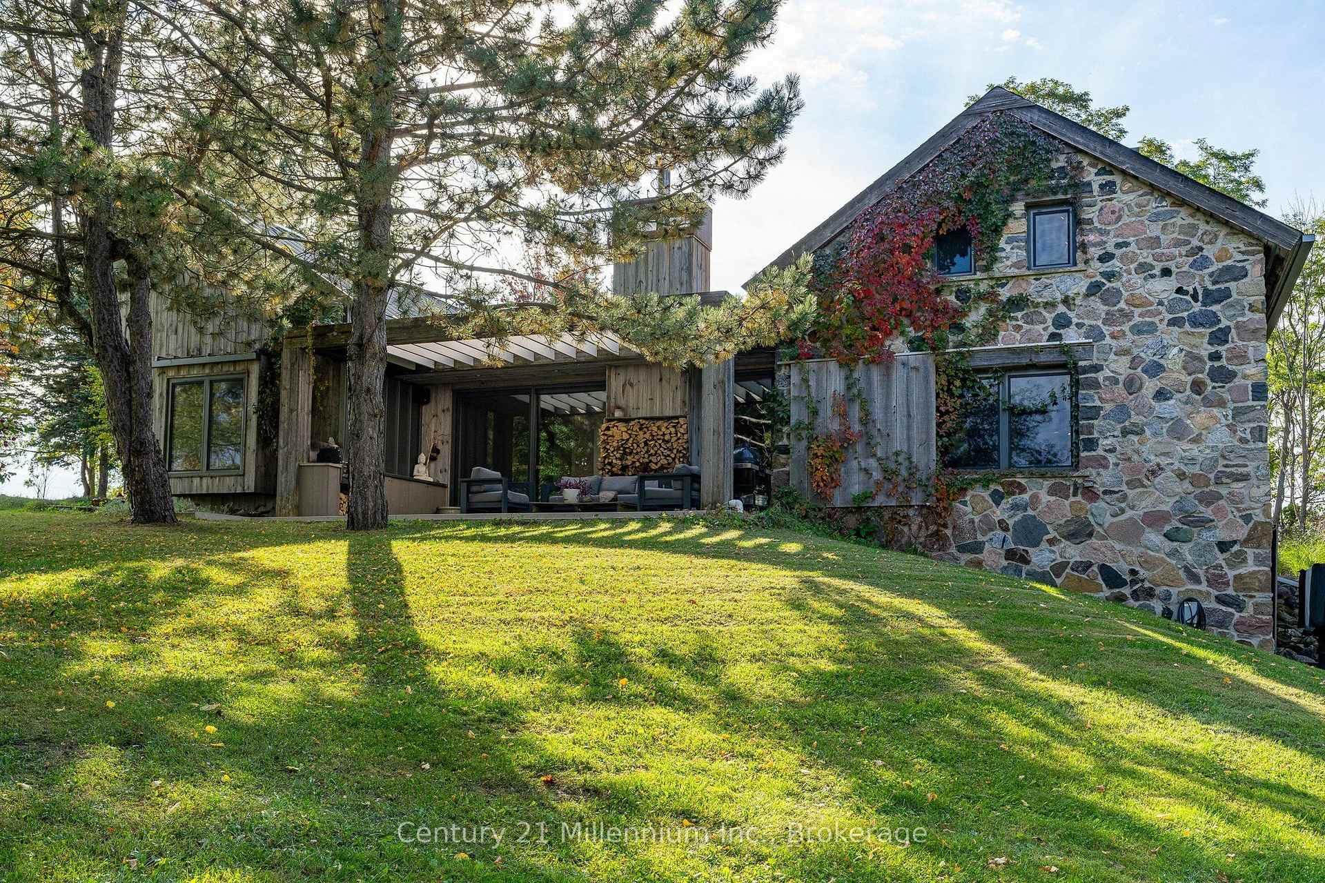 Photo 3 of 516557 7th Line, Blue Mountains — HOMEH