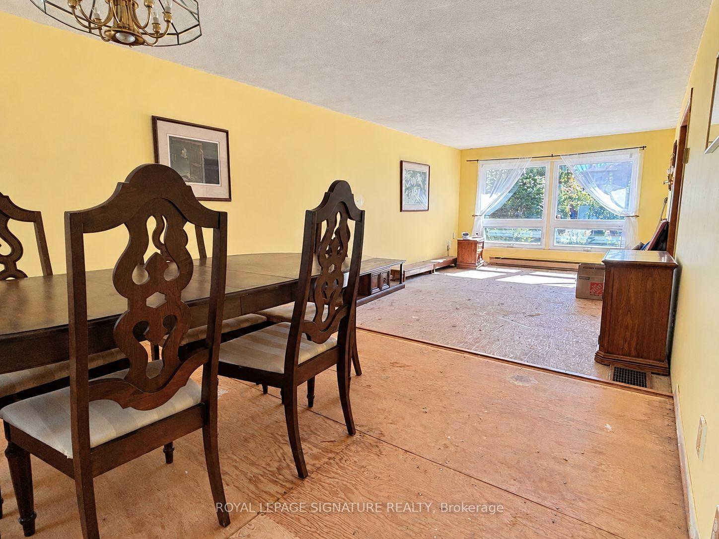 Photo 2 of 1476 Fieldlight Boulevard, Pickering, Liverpool — HOMEH