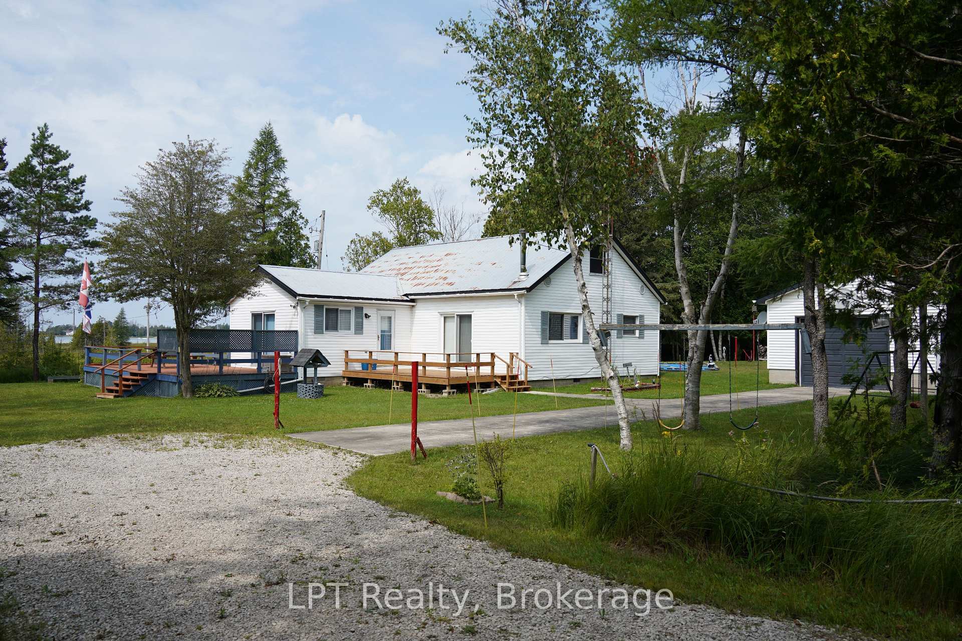 Photo 4 of 621 Huron Road, South Bruce Peninsula — HOMEH