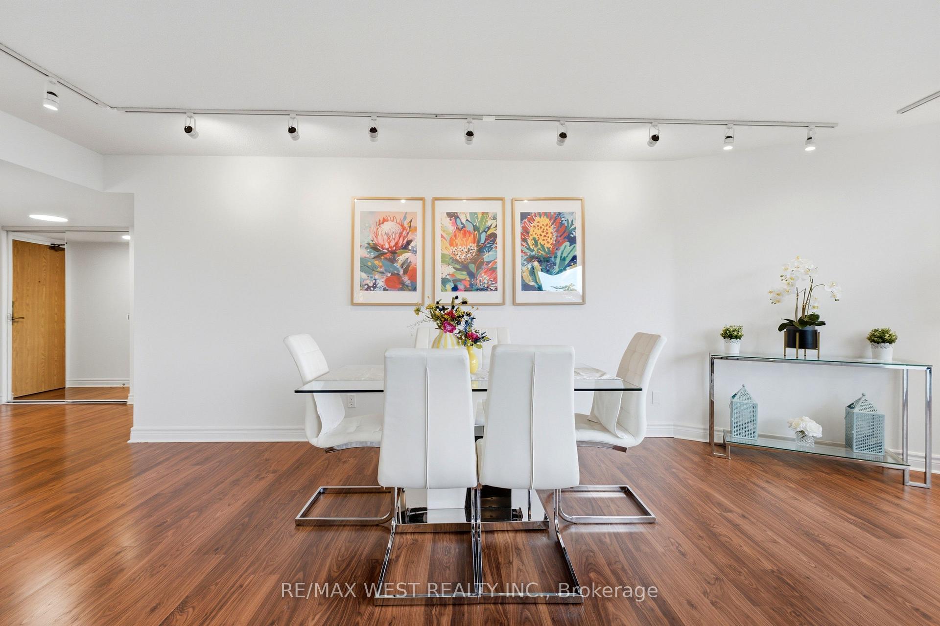 Photo 5 of Unit 504, 1300 Bloor Street, Mississauga, Applewood — HOMEH