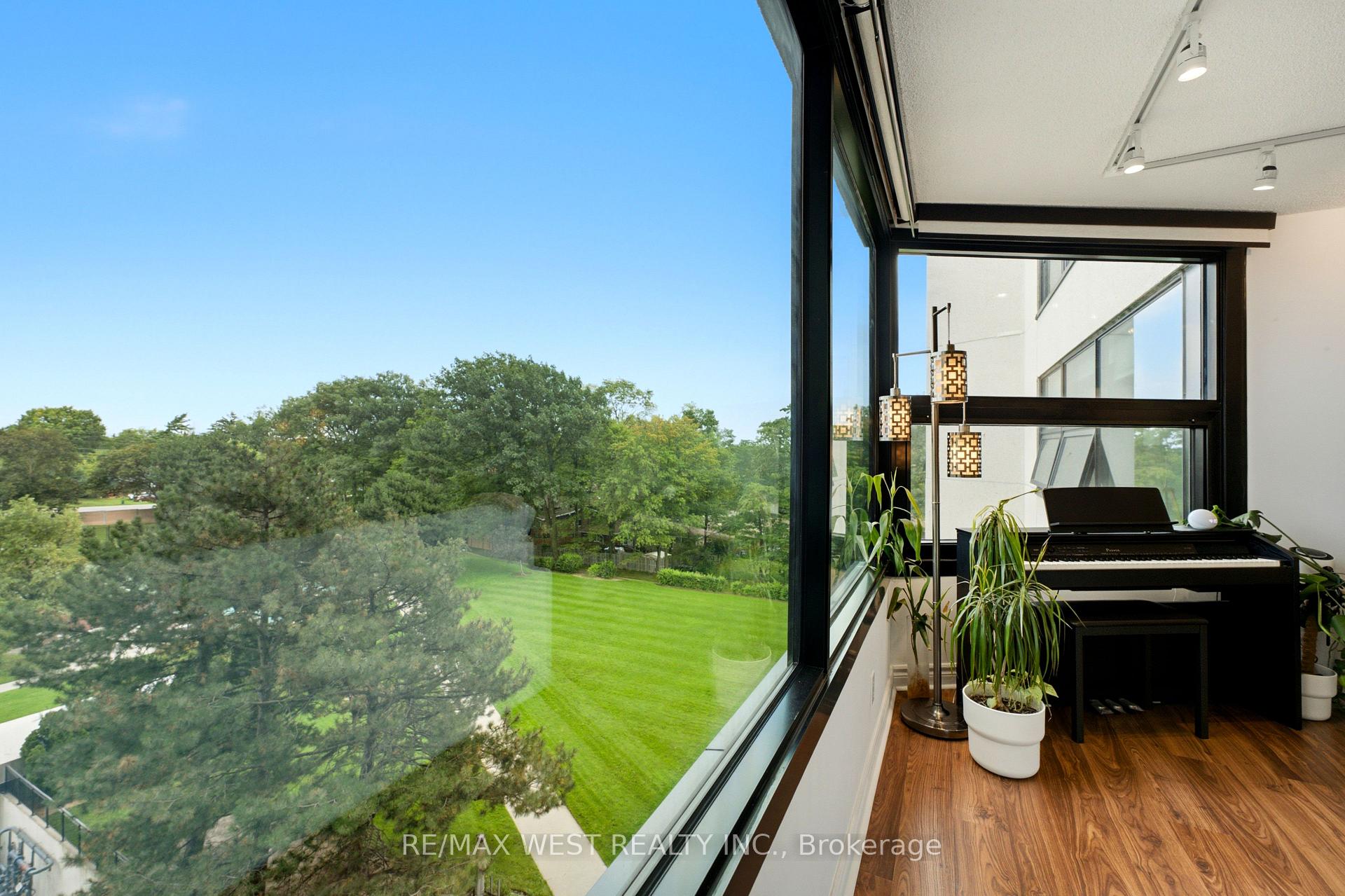 Photo 6 of Unit 504, 1300 Bloor Street, Mississauga, Applewood — HOMEH