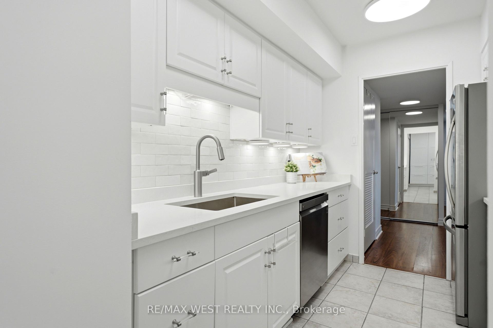Photo 8 of Unit 504, 1300 Bloor Street, Mississauga, Applewood — HOMEH