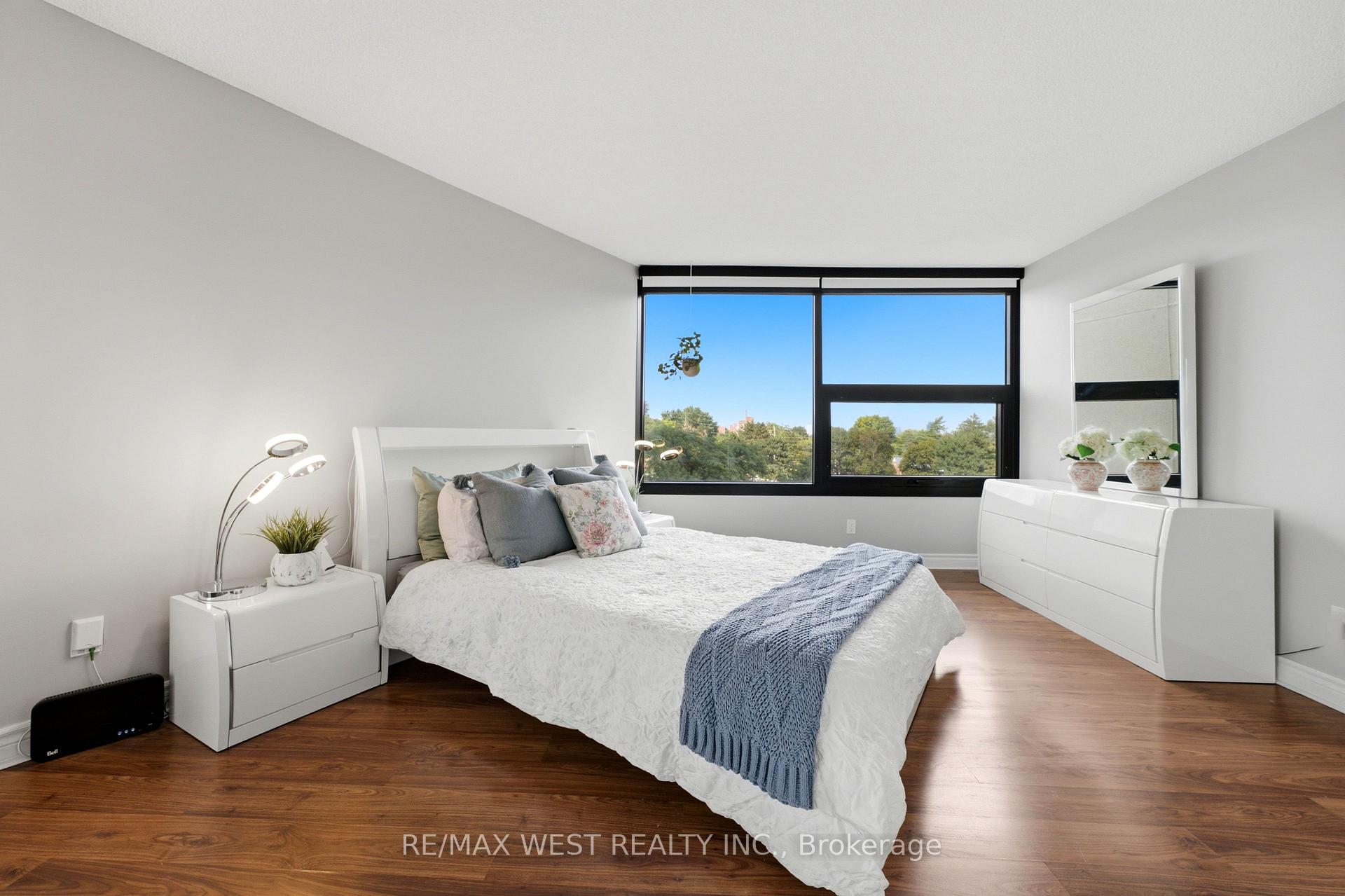 Photo 11 of Unit 504, 1300 Bloor Street, Mississauga, Applewood — HOMEH