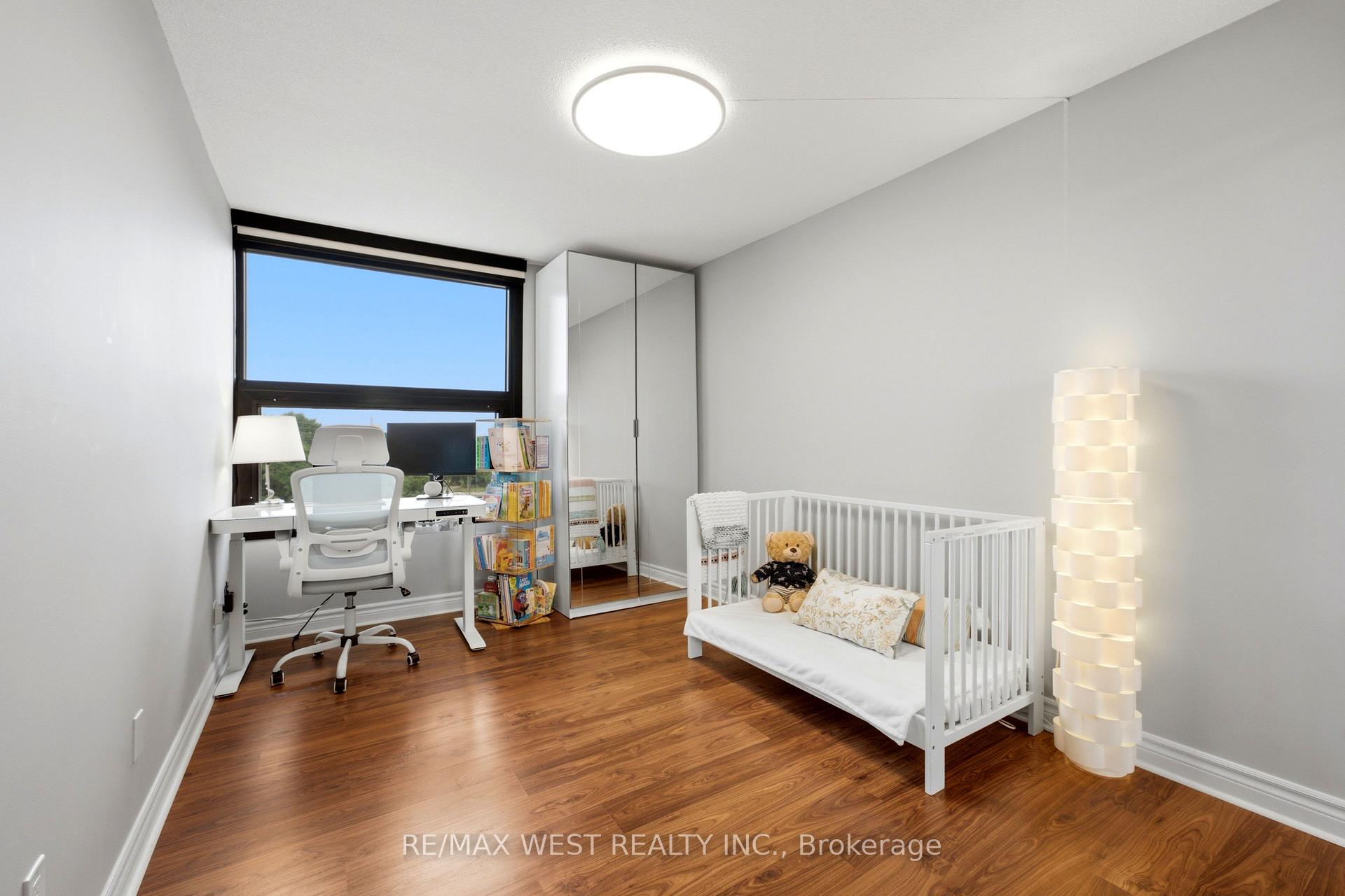 Photo 13 of Unit 504, 1300 Bloor Street, Mississauga, Applewood — HOMEH
