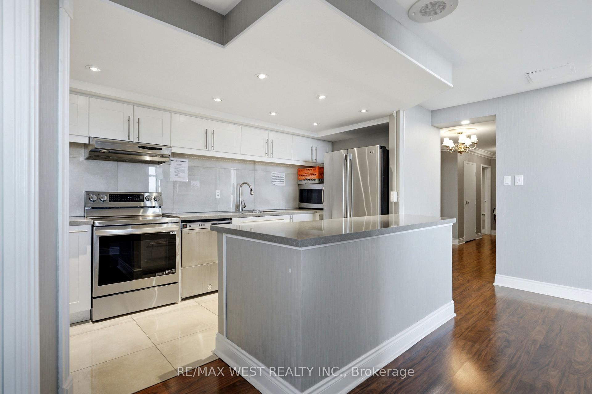 Photo 17 of Unit 504, 1300 Bloor Street, Mississauga, Applewood — HOMEH