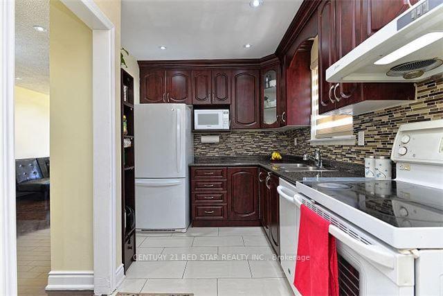 Photo 9 of 65 Newstead Crescent, Brampton, Madoc — HOMEH