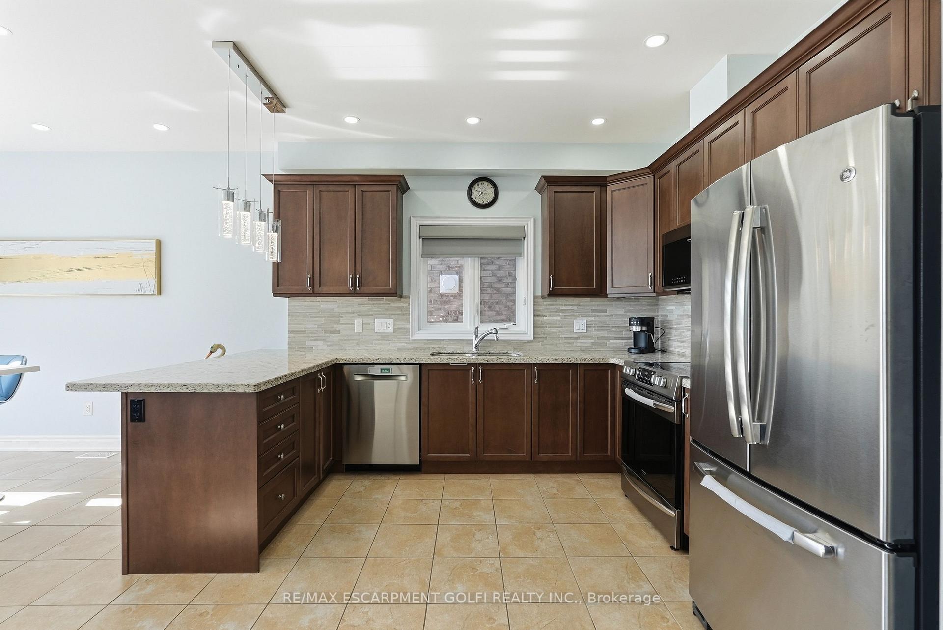 Photo 9 of 59 Greti Drive, Hamilton, Rural Glanbrook — HOMEH