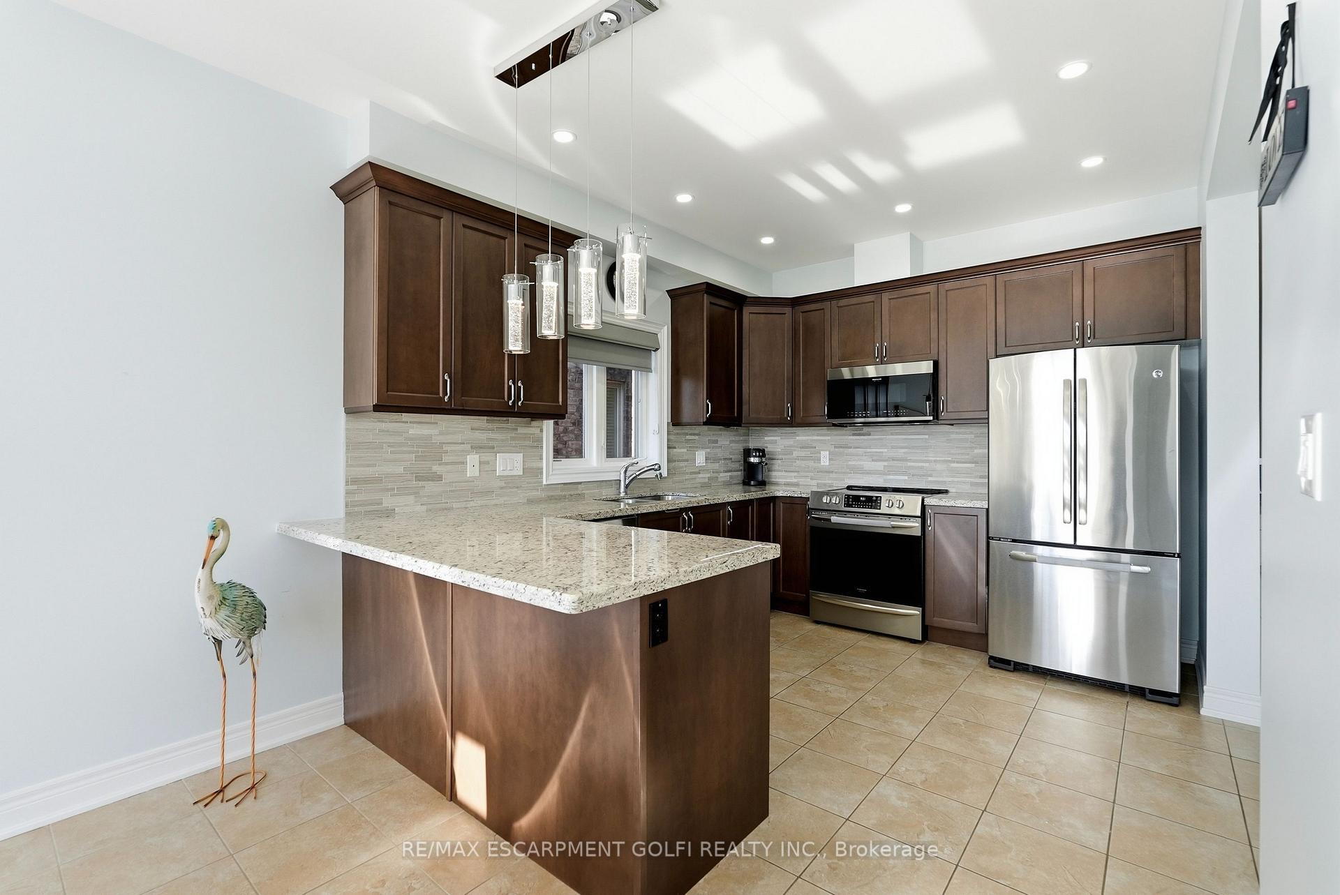 Photo 10 of 59 Greti Drive, Hamilton, Rural Glanbrook — HOMEH