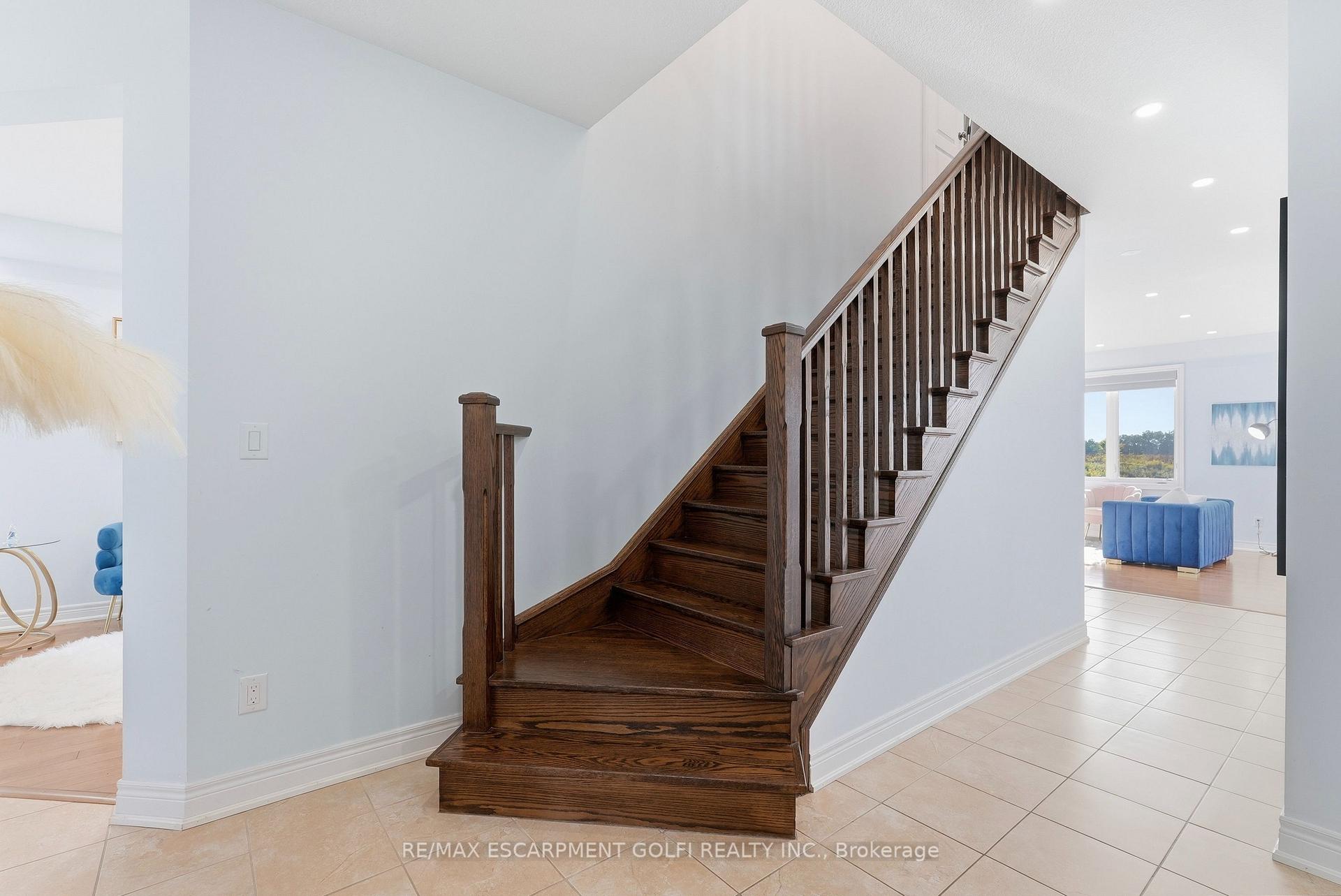 Photo 17 of 59 Greti Drive, Hamilton, Rural Glanbrook — HOMEH