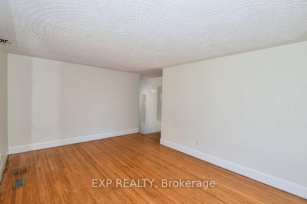 Photo 8 of 923 Northminster Avenue, Peterborough, Northcrest Ward 5 — HOMEH