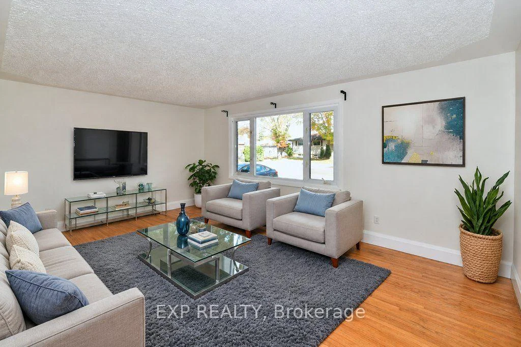 Photo 6 of 923 Northminster Avenue, Peterborough, Northcrest Ward 5 — HOMEH