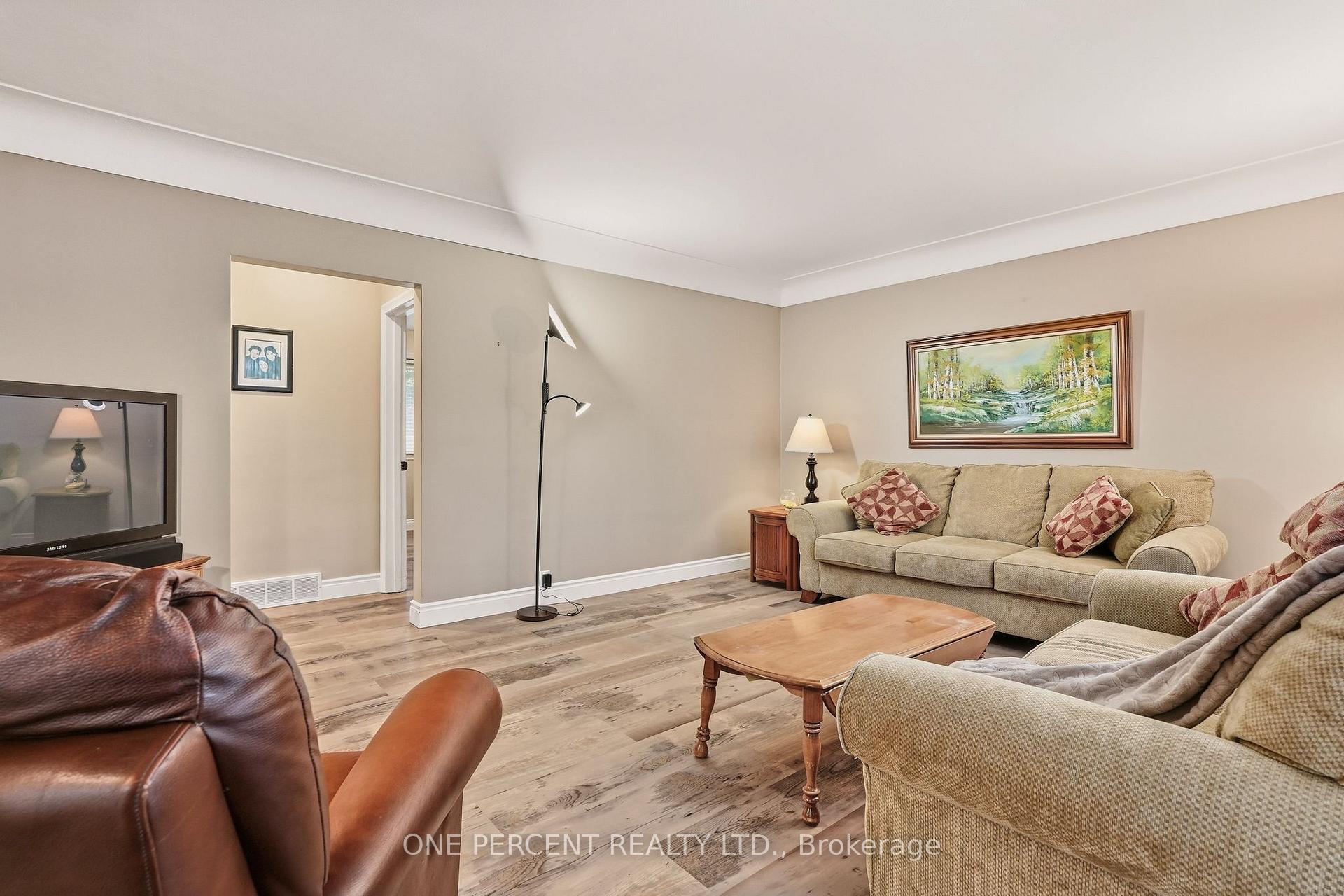 Photo 6 of 137 Terrace Drive, Hamilton, Balfour — HOMEH