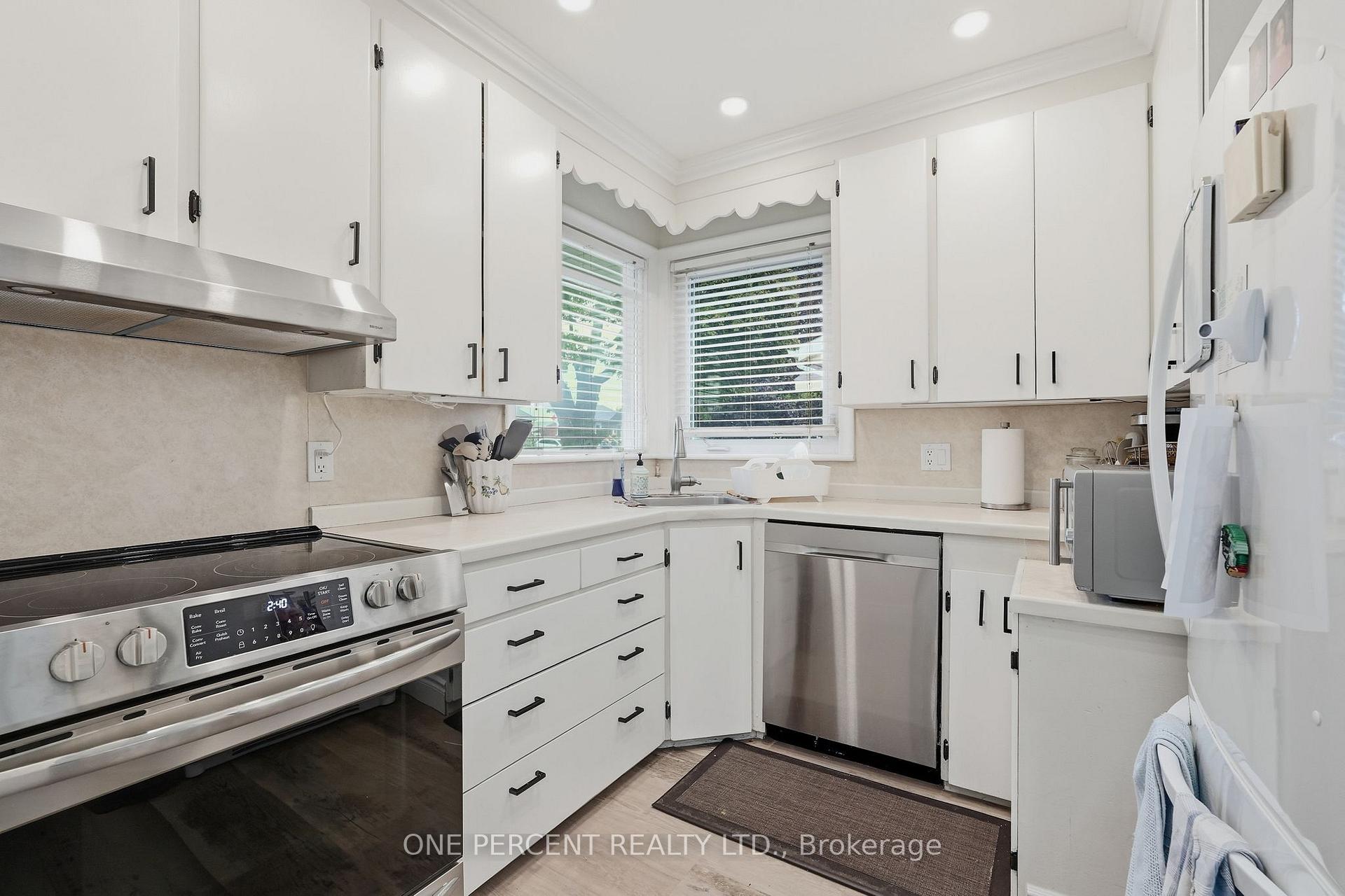 Photo 10 of 137 Terrace Drive, Hamilton, Balfour — HOMEH