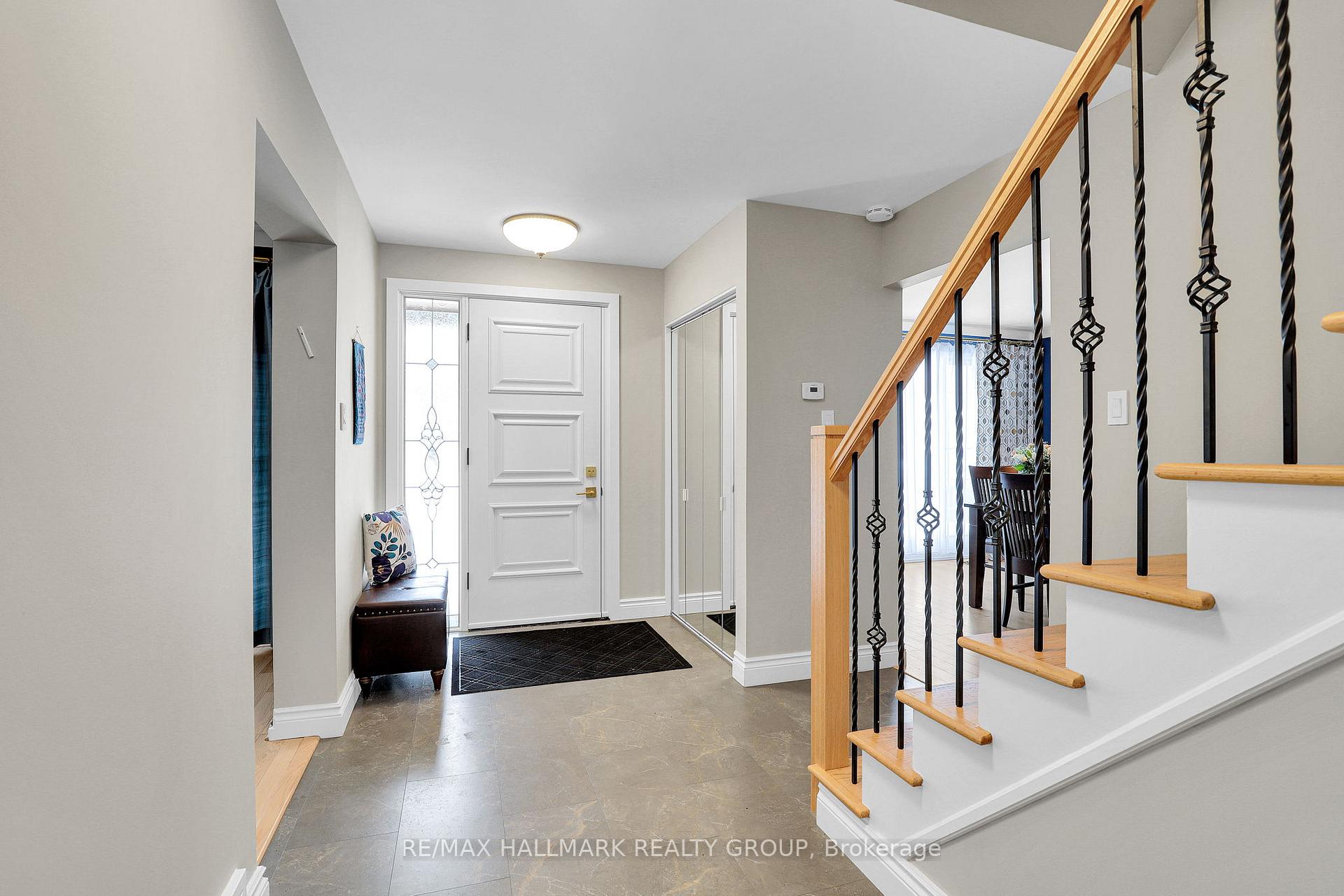 Photo 5 of 1712 Playfair Drive, Ottawa, Playfair Park — HOMEH