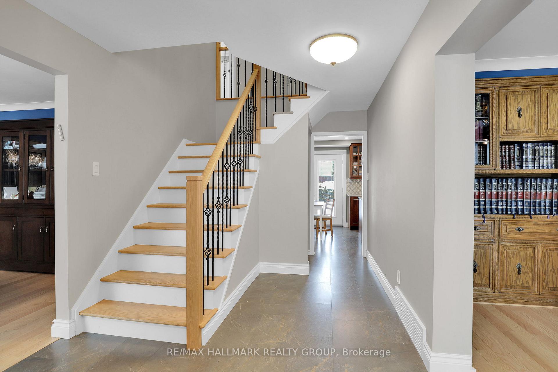Photo 6 of 1712 Playfair Drive, Ottawa, Playfair Park — HOMEH