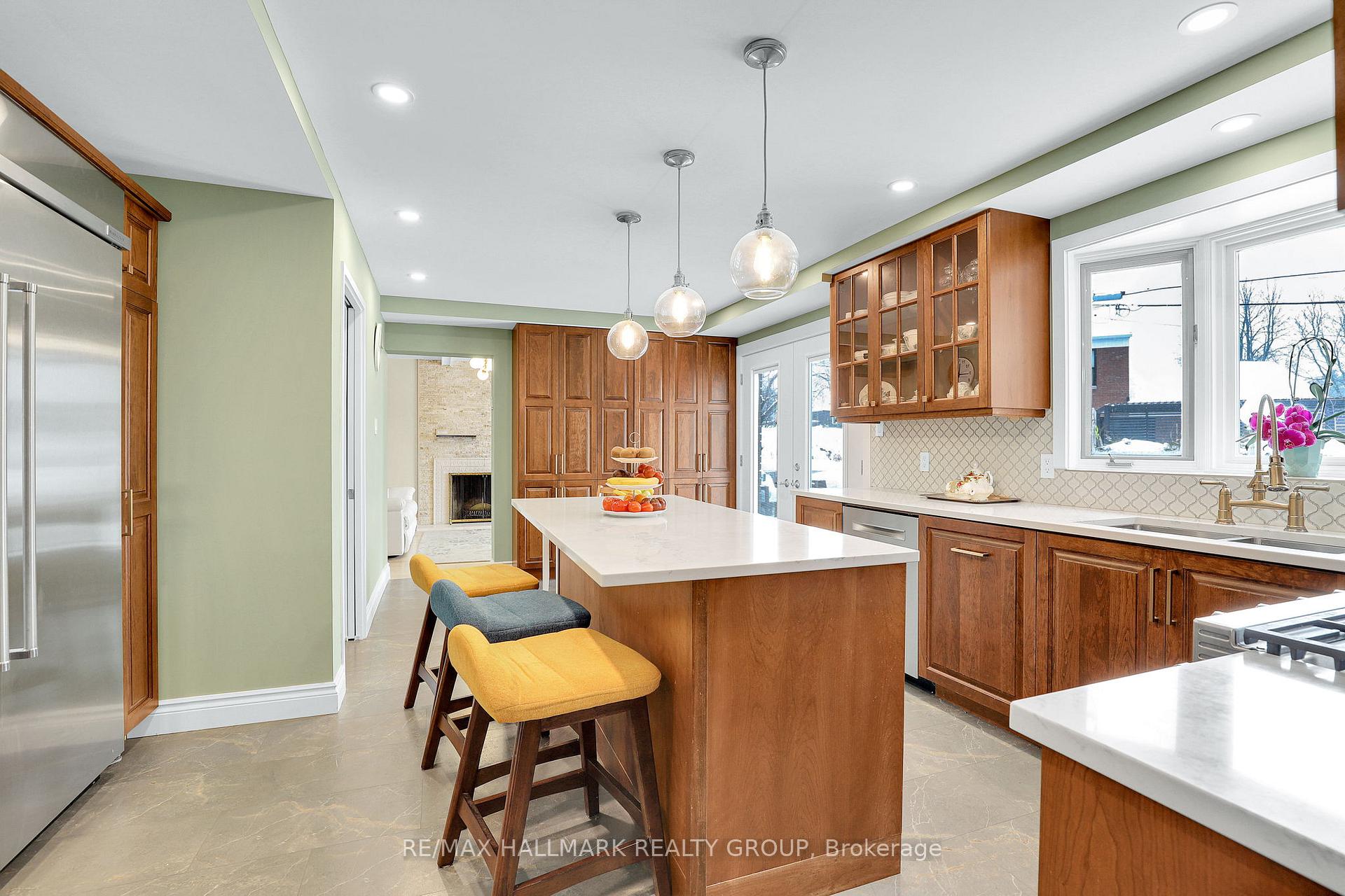 Photo 12 of 1712 Playfair Drive, Ottawa, Playfair Park — HOMEH