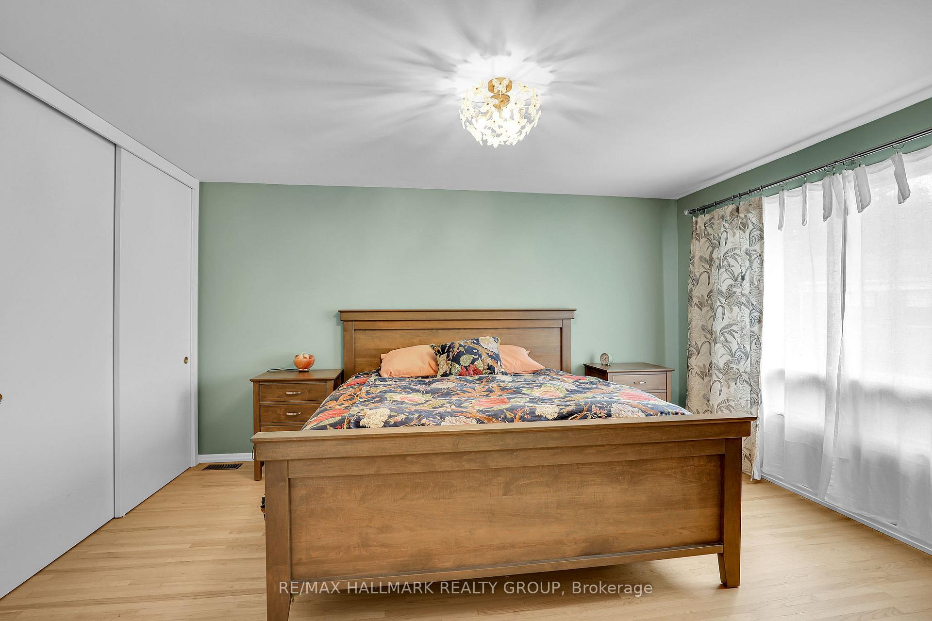 Photo 26 of 1712 Playfair Drive, Ottawa, Playfair Park — HOMEH