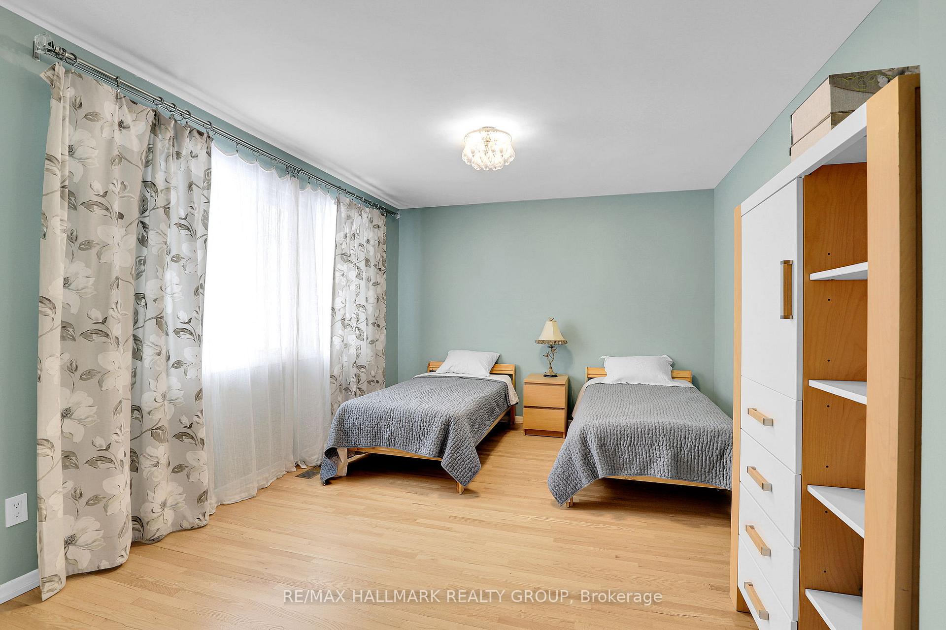 Photo 31 of 1712 Playfair Drive, Ottawa, Playfair Park — HOMEH