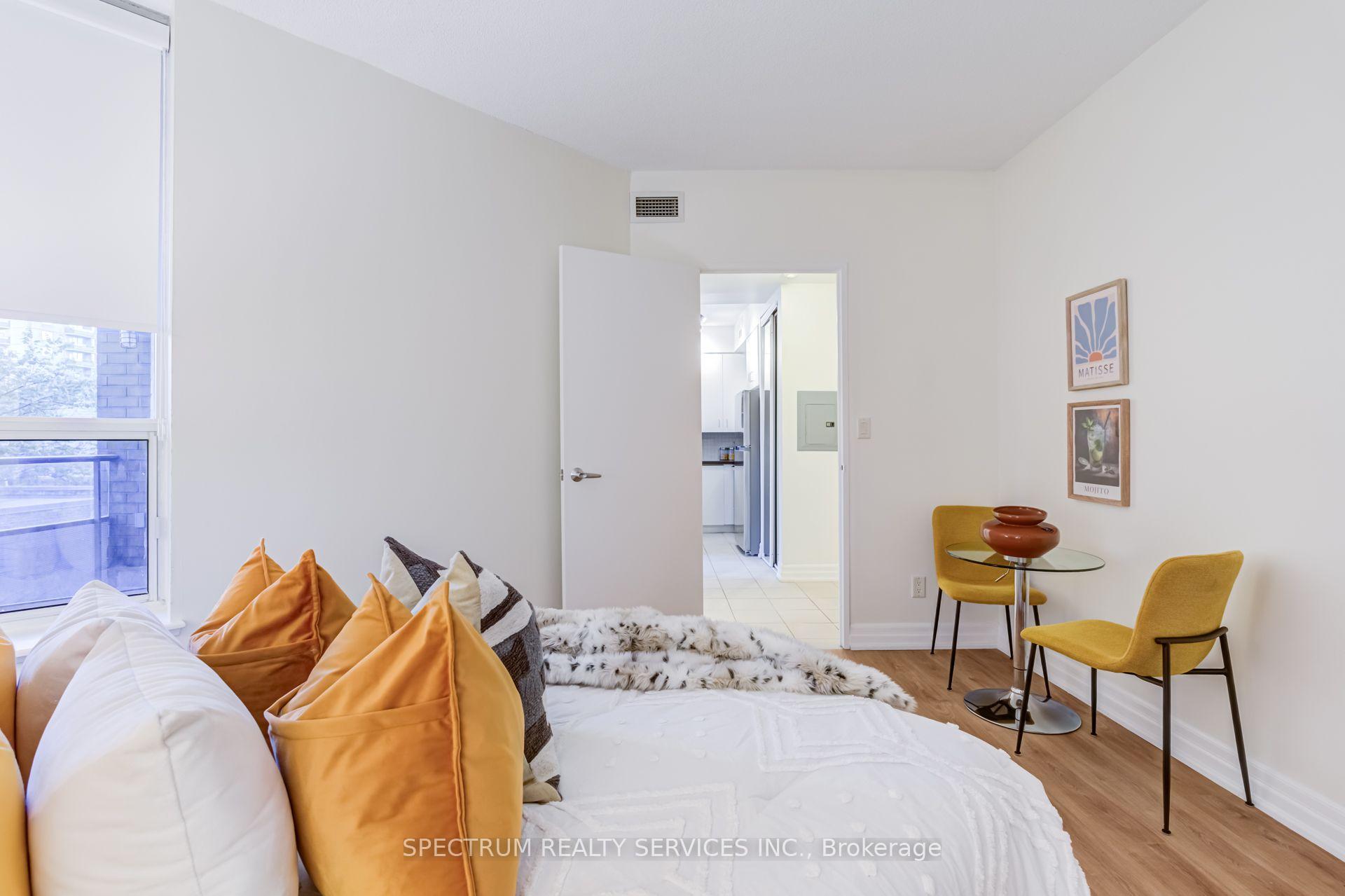 Photo 10 of 70 Alexander Street, Toronto, Church-Yonge Corridor — HOMEH