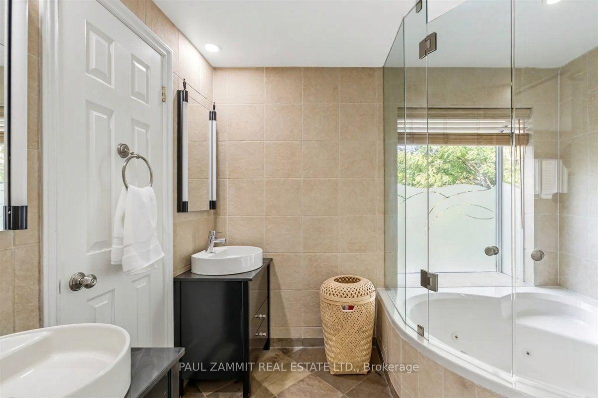 Photo 25 of 50 Breckonwood Crescent, Markham, Aileen-Willowbrook — HOMEH