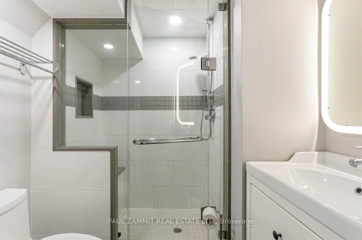 Photo 36 of 50 Breckonwood Crescent, Markham, Aileen-Willowbrook — HOMEH