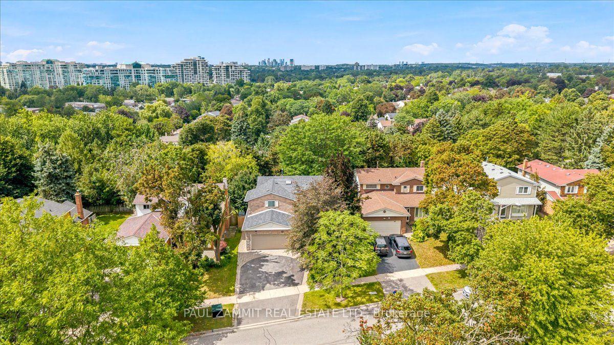 Photo 47 of 50 Breckonwood Crescent, Markham, Aileen-Willowbrook — HOMEH