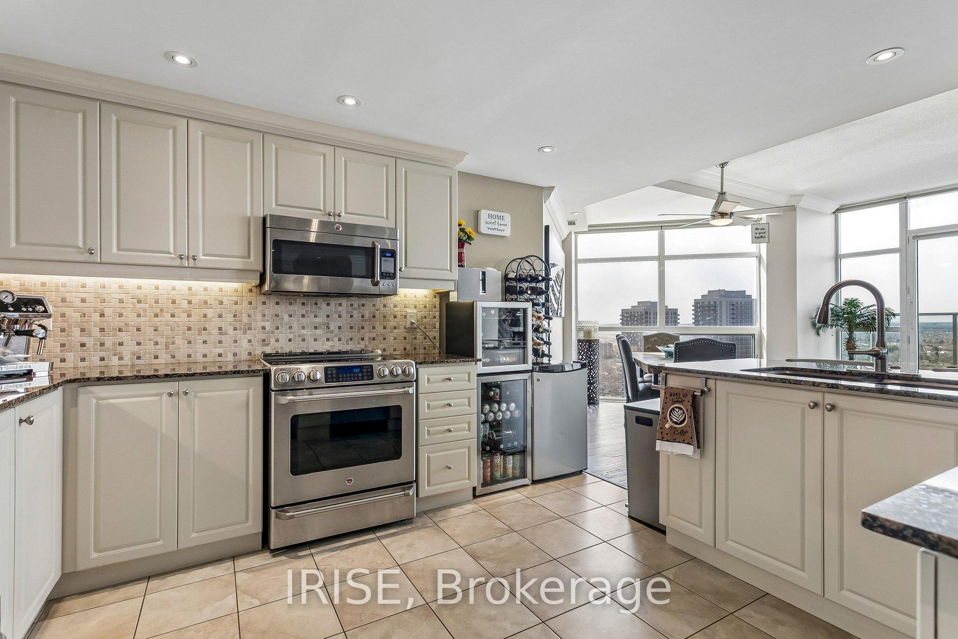 Photo 2 of Unit PH01, 9 George Street, Brampton, Downtown Brampton — HOMEH