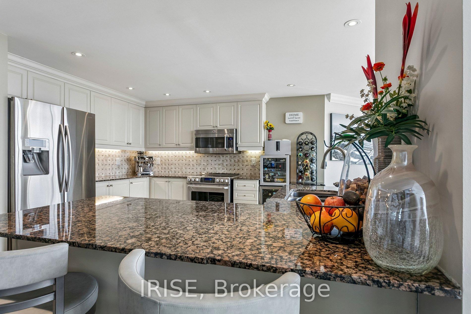 Photo 7 of Unit PH01, 9 George Street, Brampton, Downtown Brampton — HOMEH