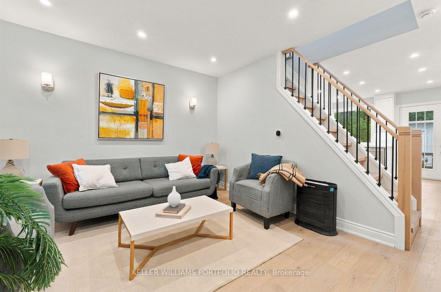 Photo 3 of 179 Oakcrest Avenue, Toronto, East End-Danforth — HOMEH