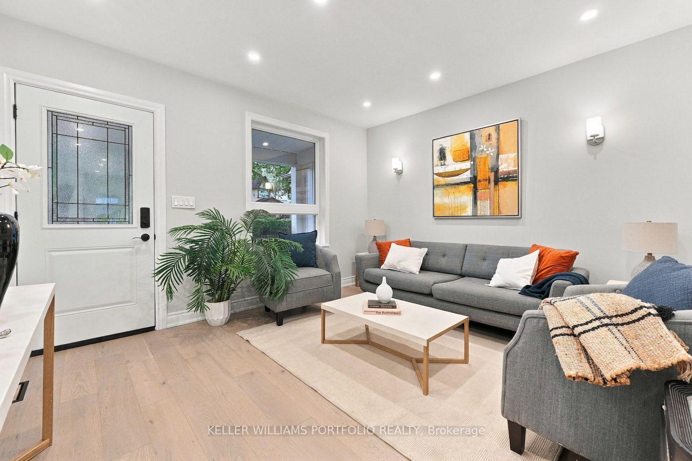 Photo 5 of 179 Oakcrest Avenue, Toronto, East End-Danforth — HOMEH