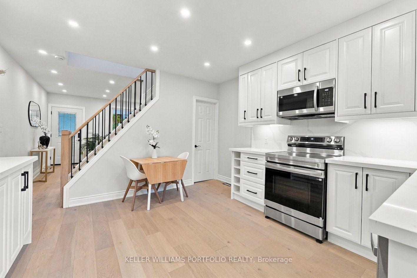 Photo 8 of 179 Oakcrest Avenue, Toronto, East End-Danforth — HOMEH