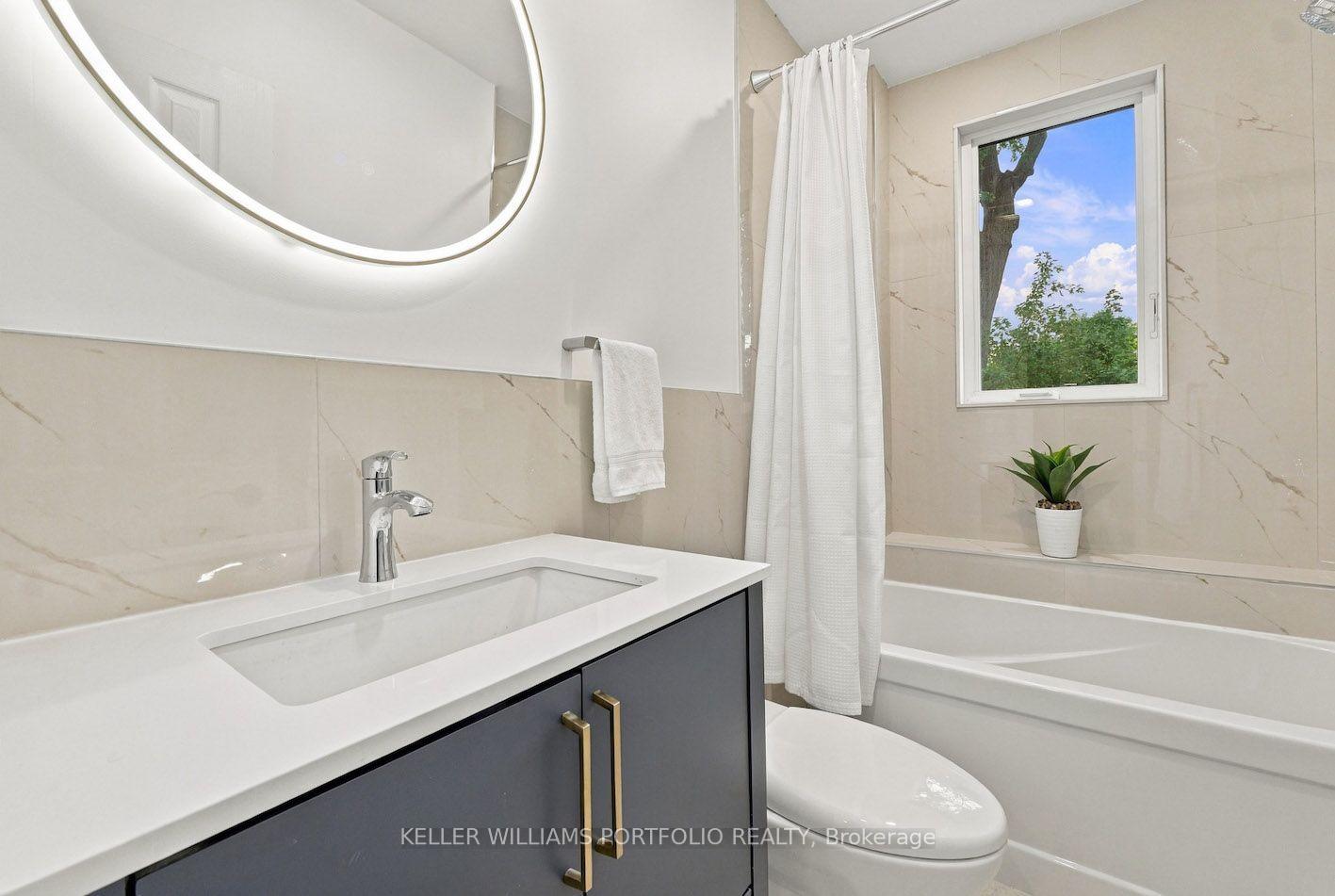 Photo 19 of 179 Oakcrest Avenue, Toronto, East End-Danforth — HOMEH