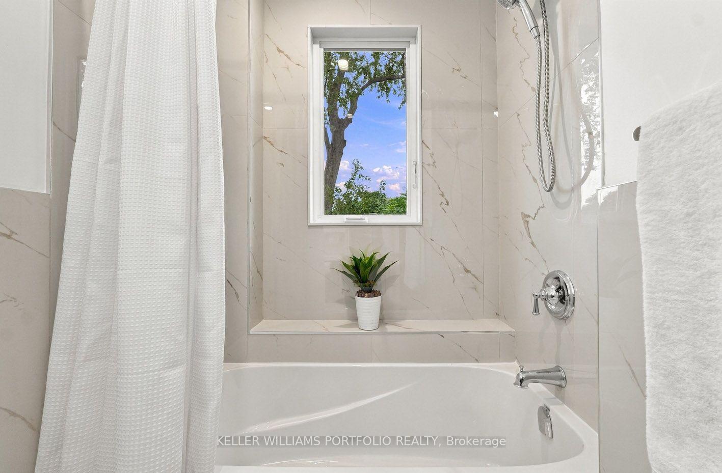 Photo 20 of 179 Oakcrest Avenue, Toronto, East End-Danforth — HOMEH