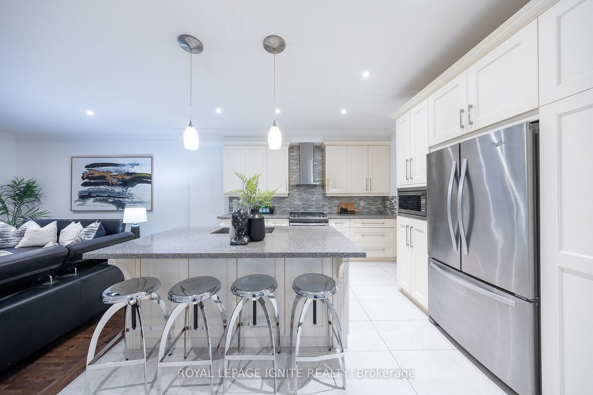 Photo 20 of 31 Jodphur Avenue, North York, Humberlea-Pelmo Park — HOMEH