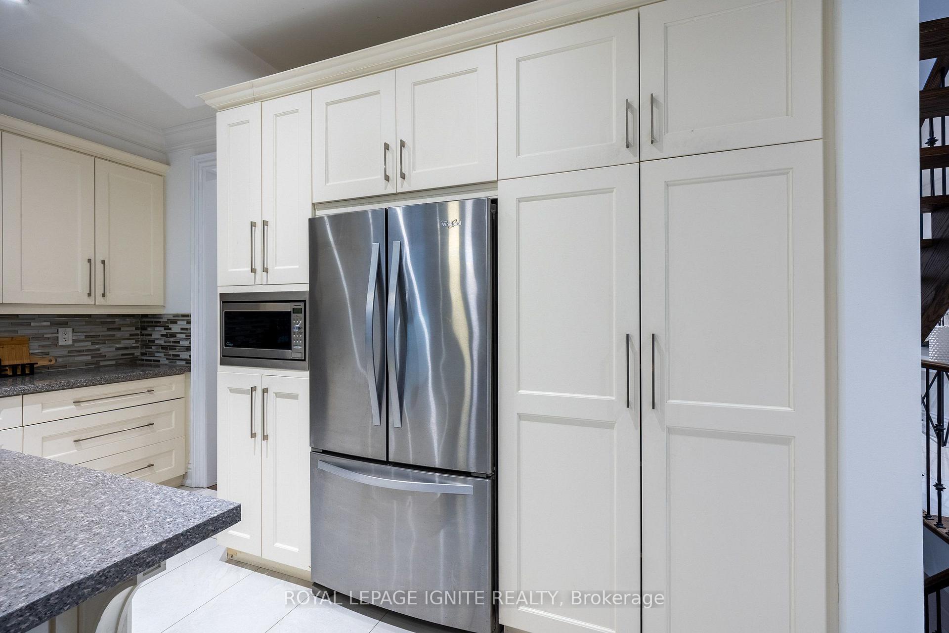 Photo 25 of 31 Jodphur Avenue, North York, Humberlea-Pelmo Park — HOMEH