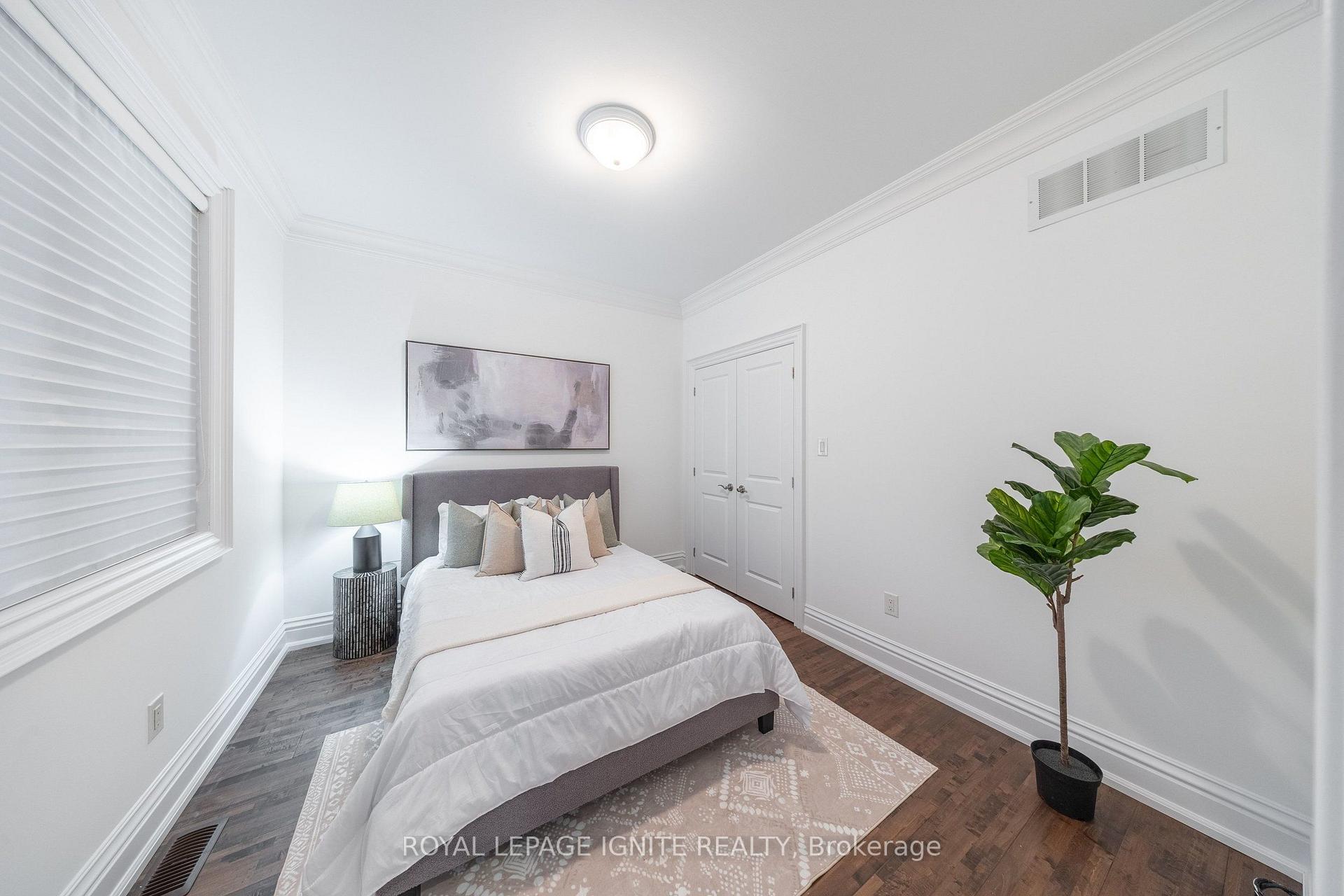 Photo 32 of 31 Jodphur Avenue, North York, Humberlea-Pelmo Park — HOMEH
